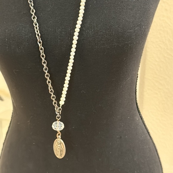 Blessings in Disguise necklace half genuine pearl half metal made in Italy - Picture 4 of 9